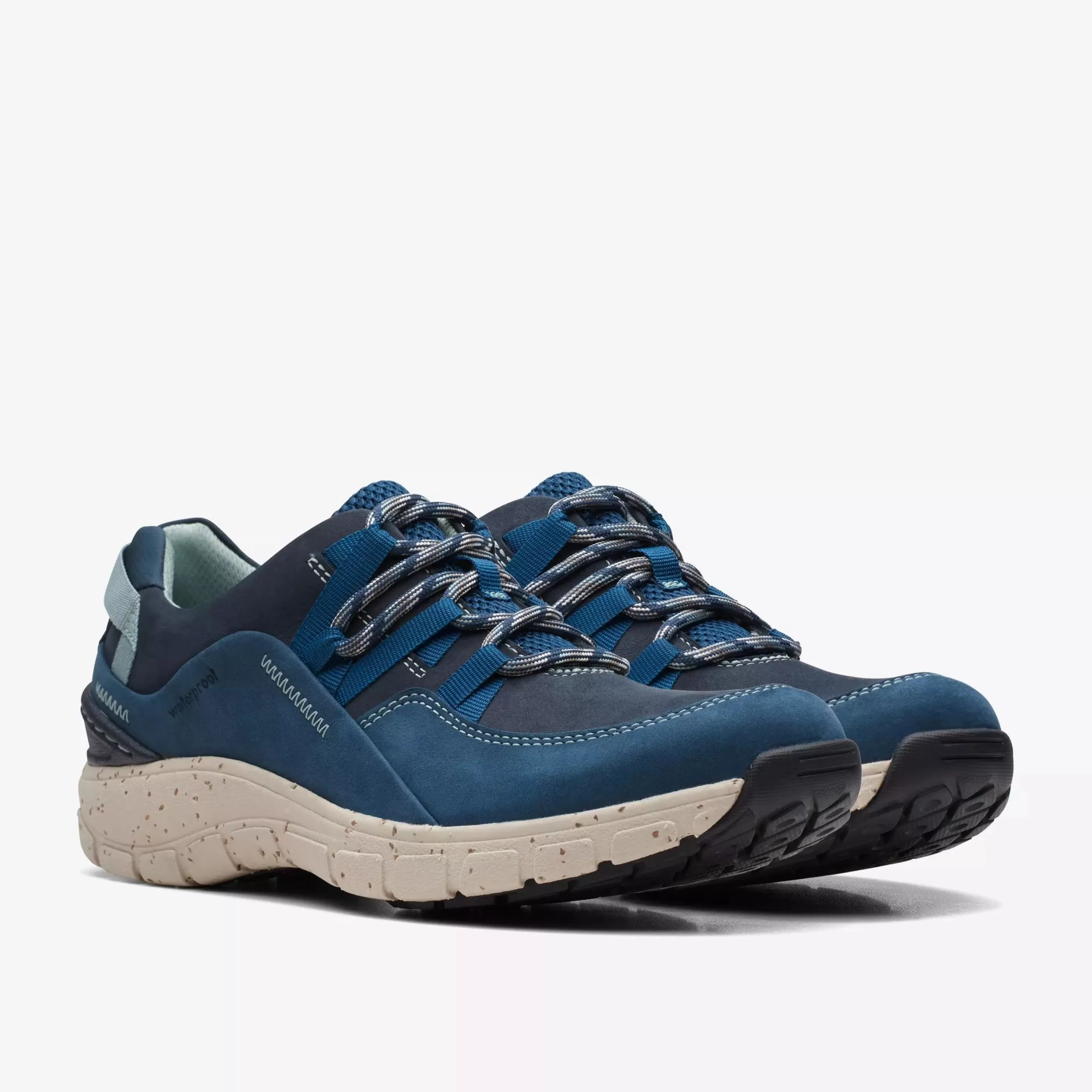 Fashion Wave Range Blue Women Walking